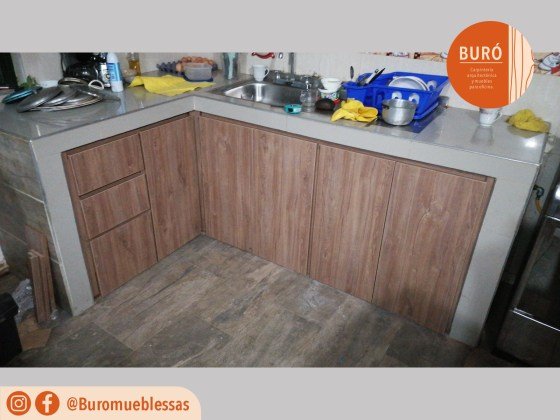 Cocina entre muro bajo 1.0.jpg